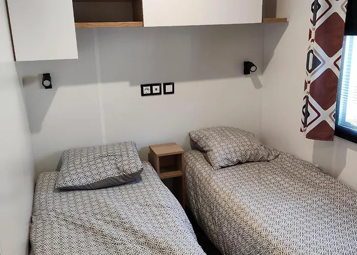 Jolie Mobil Climatise 58 אתר קמפינג סן ז'אן דה מון